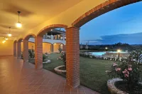 Tota Virginia Antico Podere Hotels in Rodello
