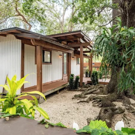 Find Peace - Tiny House in Japanese Garden