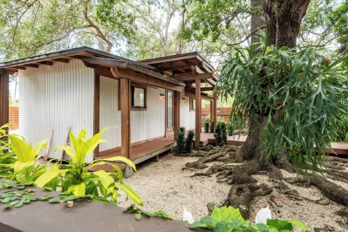 Find Peace - Tiny House in Japanese Garden Hotels in Homestead