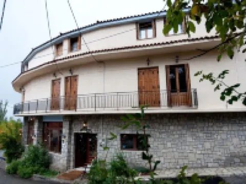 To Balkoni Tis Agorianis Hotels in Eptalofos