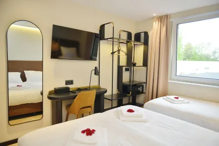 Day8 Hotel Отели в г. Хюрт