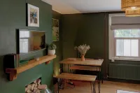 Stunning 2Bd in the Heart of Malmesbury!