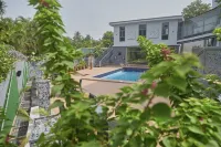 The Mayrock Hotel - Rooftop Pools
