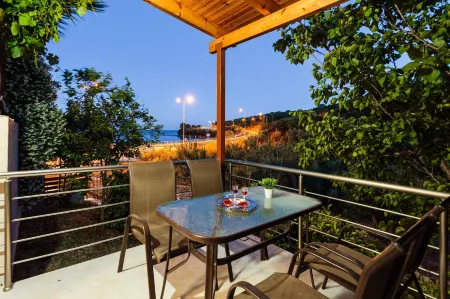 Armonia by the Sea - Majestic Seaside Retreat Отели рядом с достопримечательностью «Rimon Reza»