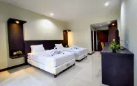 Crystal City Hotel