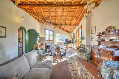 Villa with Garden in Sicily Near the Sea Hotels in Scillichenti