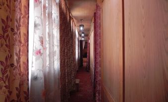 Shabrose Heritage Houseboats