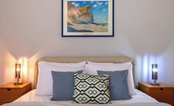 Phaedrus Living Moschato City Flat