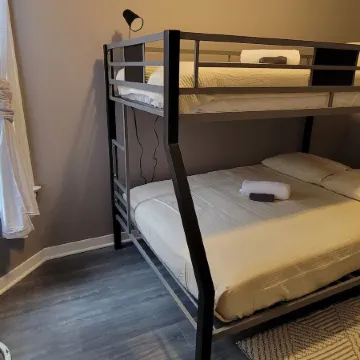 Chicago Avenue Inn