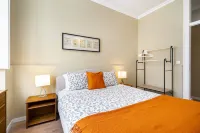 WHome Urban Comfort: 1-BR near Airport & Train Station Hotels in Olivais