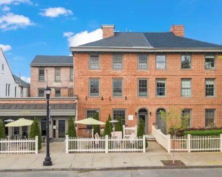 โฮเวิร์ดโฮเทล โรงแรมในฮัดสัน