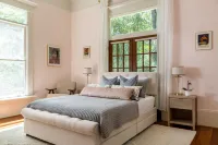 Lavender Hill Bed & Breakfast فنادق في Oconee County