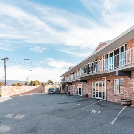 Alexandra Heights Motel