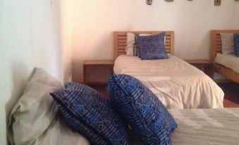 Livingstone Guest Farm - Hostel