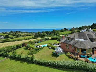 Halekulani Devon Hotels in Newton Abbot