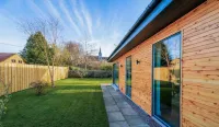 Blythewood Aberdeenshire Luxury Lodge with Hot Tub - Wifi