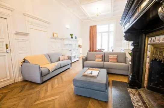 스마트 아파트, 가르 뒤 미디