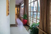 Rond Point Gorilla Boutique & Apartments - 3-Sterne