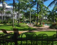 Cairns Beach Resort Hotels in Holloways Beach