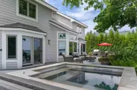 The Luxe Lake House Hotels in Charlevoix