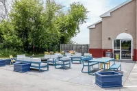 Best Western Watertown Отели в г. Окономовок