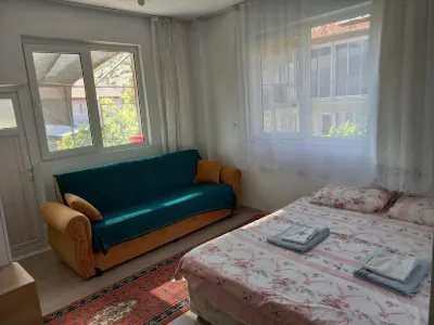 Tan apart aile ev pansiyonu Hôtels à : Salda Koyu