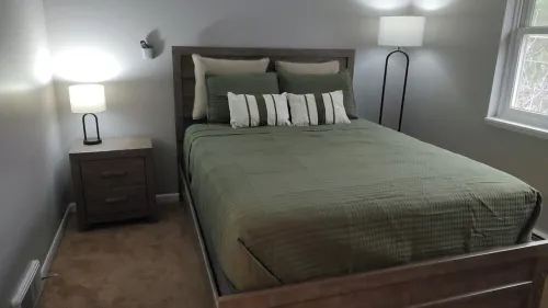 11 Min from Buf Airport, 19 Min from Bills Stadium, 35 Min from Niagara Falls!