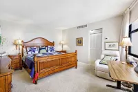 Charming 2-bedroom 2 bath oceanfront condo with pool and private beach