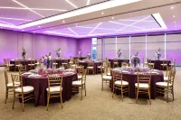 SpringHill Suites Los Angeles Downey فنادق في Downey