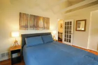 Chic house in the heart of Del Ray Alexandria