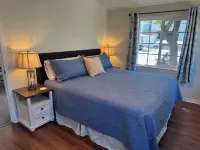 Comfortable and Conveniently Located 3-bedroom house with WiFi in Avalon