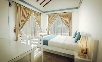 The Beach House by Kay Jay Hotels