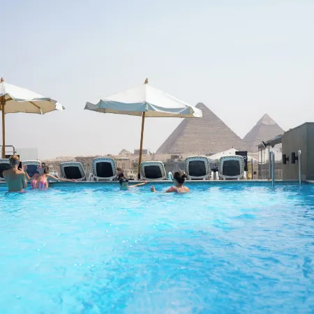 Pyramid Front Hotel