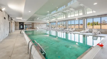 Sagaris z Basenem, Sun & Snow