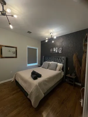 Modern minimalistic 3 bdr Apt Townhouse Отели в г. 