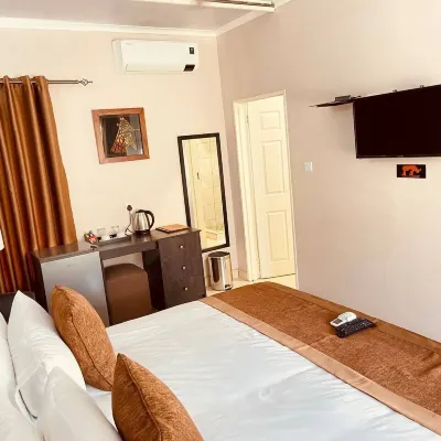 Bhejane Lodge Hotels near Victoria Falls Railway Station