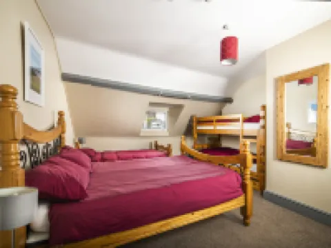 Llangollen Hostel - Book Whole Room - Self Catering Facilities Hotels in Llangollen