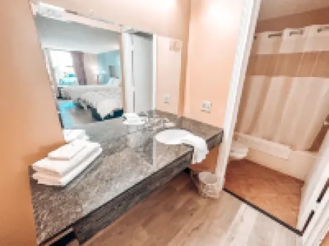 Laker Inn Hotels in Jamestown