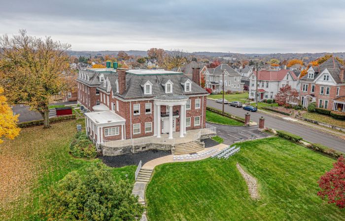 The Grandeur Estate
