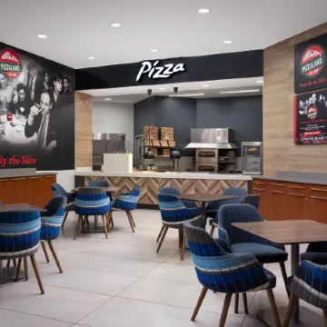 Holiday Inn Resort KISSIMMEE BY THE PARKS by IHG Отели рядом с достопримечательностью «Селебрейшн»