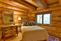 Secluded luxury log home in Wisconsin wilderness