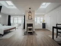 Serene river view & beach walk, near Monterey Aquarium, Laguna Seca, Santa Cruz Hotels in Moss Landing