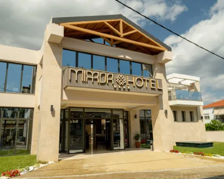 Mirror Hotel Hotels in Polykhrono