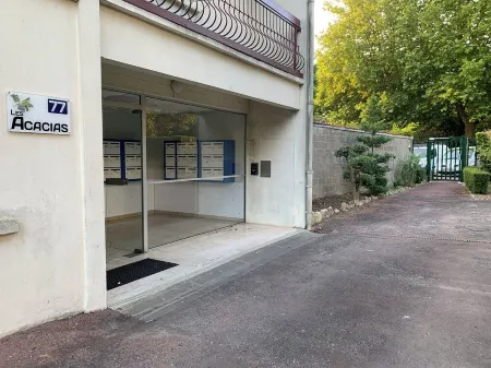 Studio Colonel in Rochefort