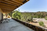 CHEERFUL HOUSE WITH RIVER AND MOUNTAIN VIEWS! NEW