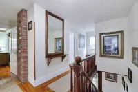 Private Farm House with Pond and A/C in Beach Lake