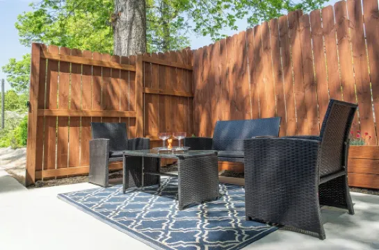 Modern Knox Guesthouse - Hot Tub/Pet Friendly/Private Patio/Grill