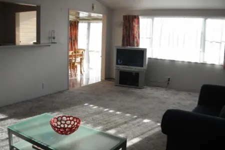 Riverside Townhouse with room for all the family, great location & WIFI Отели в г. Уонгануи