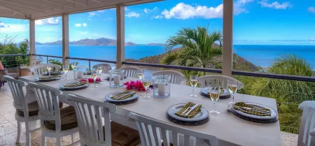 A private retreat just a short drive from beautiful beaches