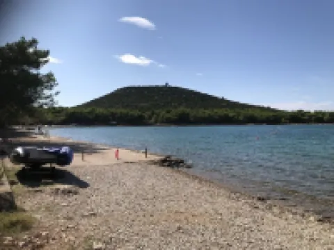 Villa Pina Tisno TOP Apartment Mila 4-6 people with sea view Hoteles en Tisno